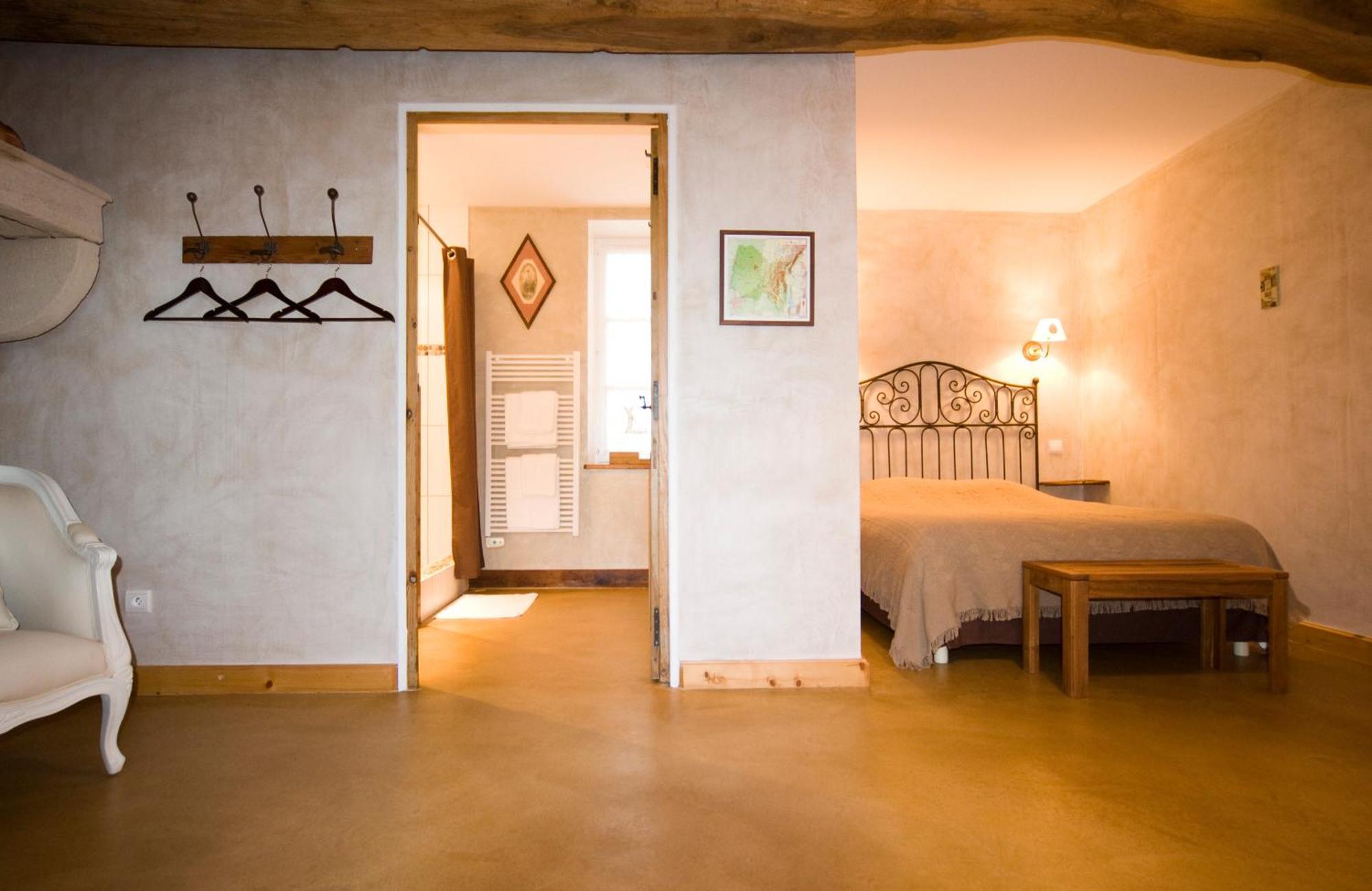 B&B La Cerisaie Francheleins Exterior photo